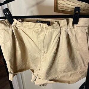 Zara khaki trouser short, large